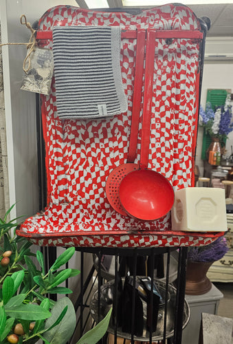 French utensil holder