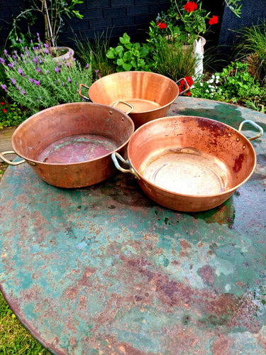 Assorted French copper preserving pans